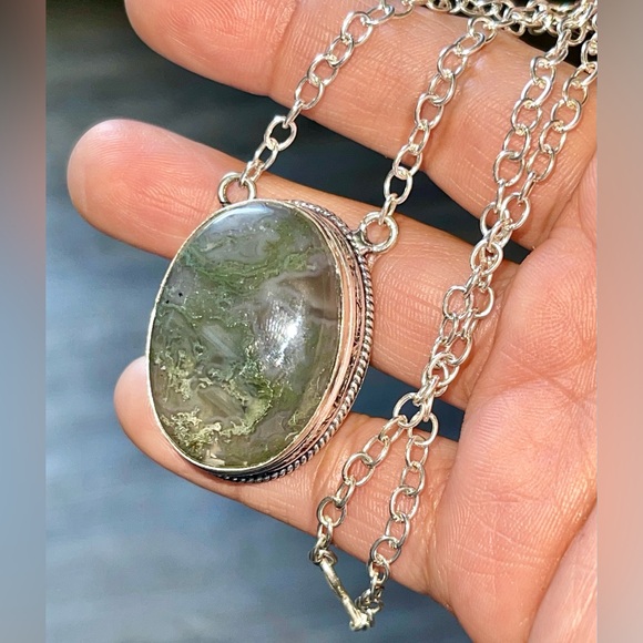 Green Moss Agate Pendant Necklace - Picture 4 of 14